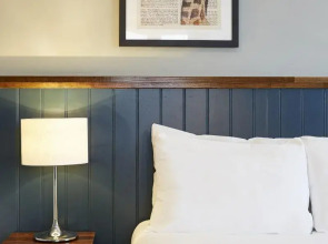 The Spyglass and Kettle