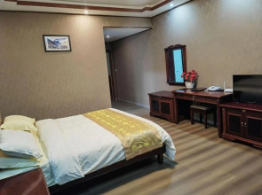 Tingri Baiba Hotel (Everest Avenue)