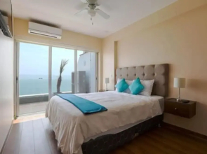 Luxury Penthouse with Stunning 180° Sea View