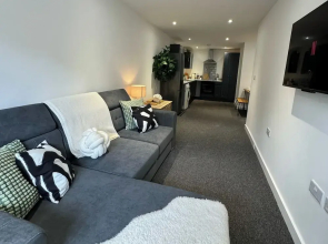 Modern 1-bed Apartment - Sleeps 4 & Central Links