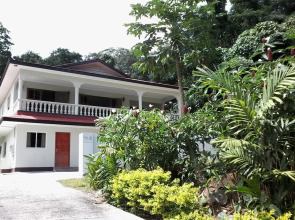 Precious Residence C - Self-catering Studio