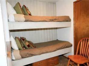 Discovery 4 #113 - 1 Br Condo