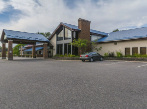 Jolly Roger Inn Resort