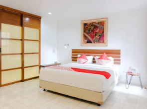 OYO 626 Augustina Home