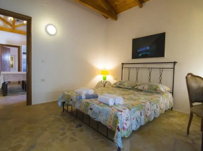 Su La Strata House by CorfuEscapes