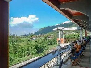 Urbanview Hotel Mountain Palace Kopeng