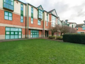 Centauri Apartments in Metro House