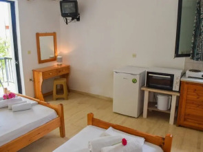 Lemon studio with garden close to beach