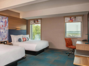 Aloft New York LaGuardia Airport