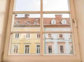 Schlossberg Suite by ichbucheAT