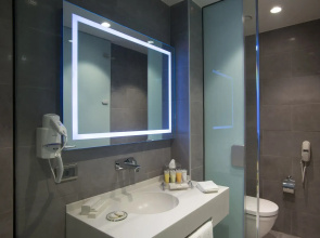 Tav Airport Hotel Izmir