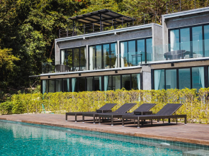 Anatta The Cliff House