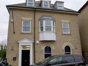Remarkable 2-bed Apartment in Chelmsford