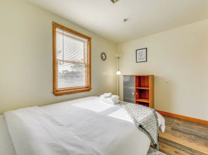 Large Yard & Furnished Deck: Cheektowaga Getaway!