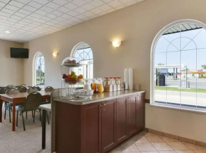 Days Inn and Suites - Winkler