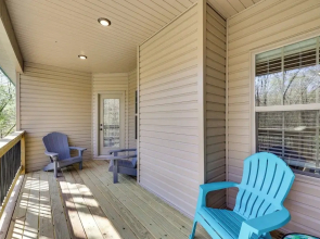 Biking Haven: Charming Bella Vista Home w/ Games!