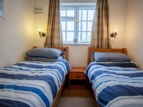 Garden Cottage - 2 Bedroom Cottage - Penally