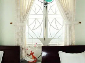 Lamenda Saigon Hotel