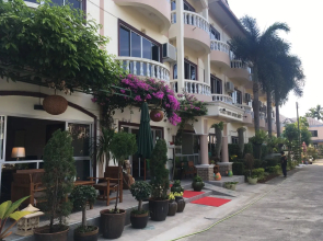 Lakeview Apartment