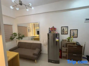 Near Mactan International Airport Condo With Private Entrance and Shared Pool