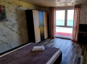 Lazy Lounge Apartments