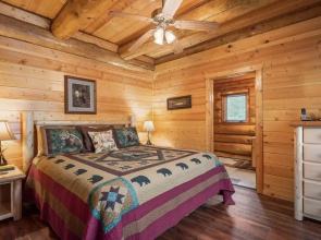 Aiden's Escape - 4 Br cabin by RedAwning