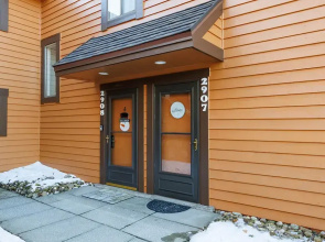 Swiss Mountain 1 Bedroom - Premier Unit with Patio by RedAwning