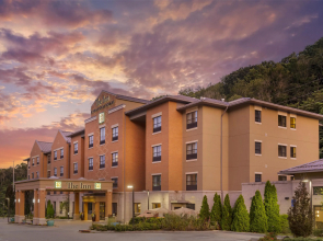 Best Western Plus Franciscan Square Inn and Suites