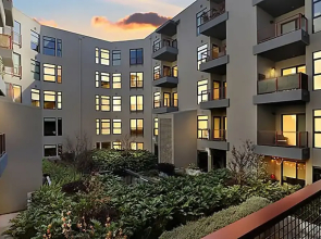 Hollywood Walk of Fame Apartments
