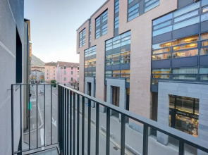 Boutique Apartment 6
