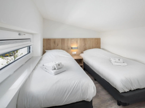 Luxury Chalet Near Beach