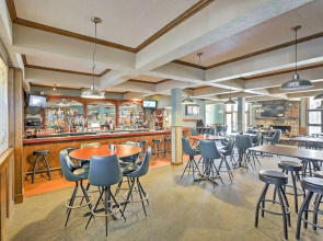 2 Mi to Skiing: Studio w/ Pool Access in Granby!
