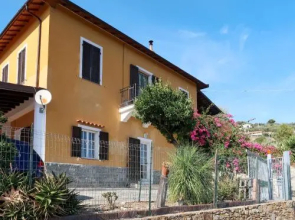 Casa Della Bougainvillea 175S