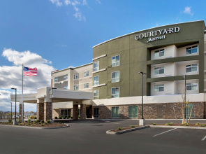 Courtyard by Marriott Schenectady at Mohawk Harbor