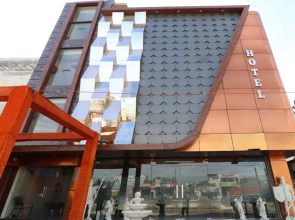 Hotel V2v by OYO Rooms