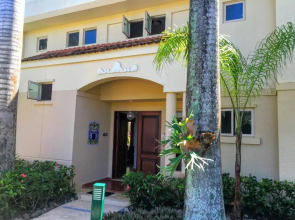 Villa Iris 2 story ocean view villa w/ pool access