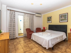 Apartment - 3 Bedrooms with WiFi and Sea views - 107925