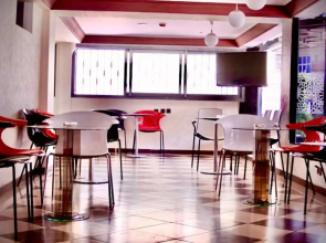 ZELLAKA hôtel & café