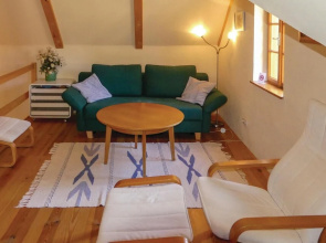 Stunning Home in Gaas With 2 Bedrooms