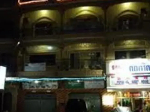 Popok Vel Guesthouse