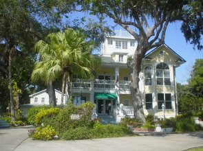 River Lily Inn Bed And Breakfast