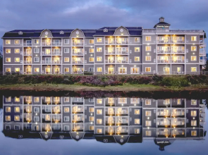 Rivertide Suites Hotel