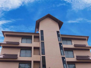 Nora Lakeview Hotel