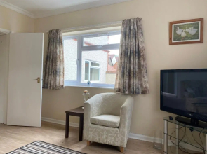 Large Ground floor apartment in the heart of Church Stretton with free parking