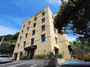 Liston Hotel