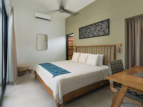 Casa Bo Jungle - Steps to Tamarindo Beach - Surf & Pool