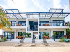 Oceanfront Sunset Gecko Condo - Ground Floor 1B
