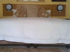 Flintstones Guest House Fourways