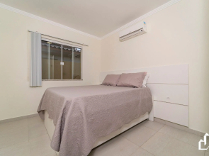 Casa Térrea Com 02 Dormitórios Para Até 06 Pessoas