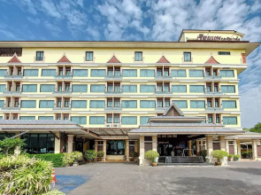 Ruean Phae Royal Park Hotel
